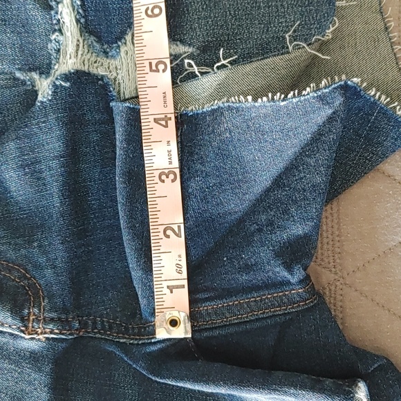 Universal Threads High Rise Midi shorts size 4 - Picture 8 of 11